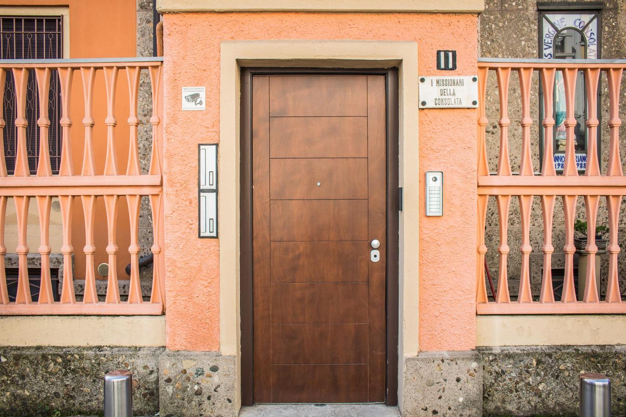 Rrrapido Holy Suites And Rooms - Via Sardegna 米兰 外观 照片