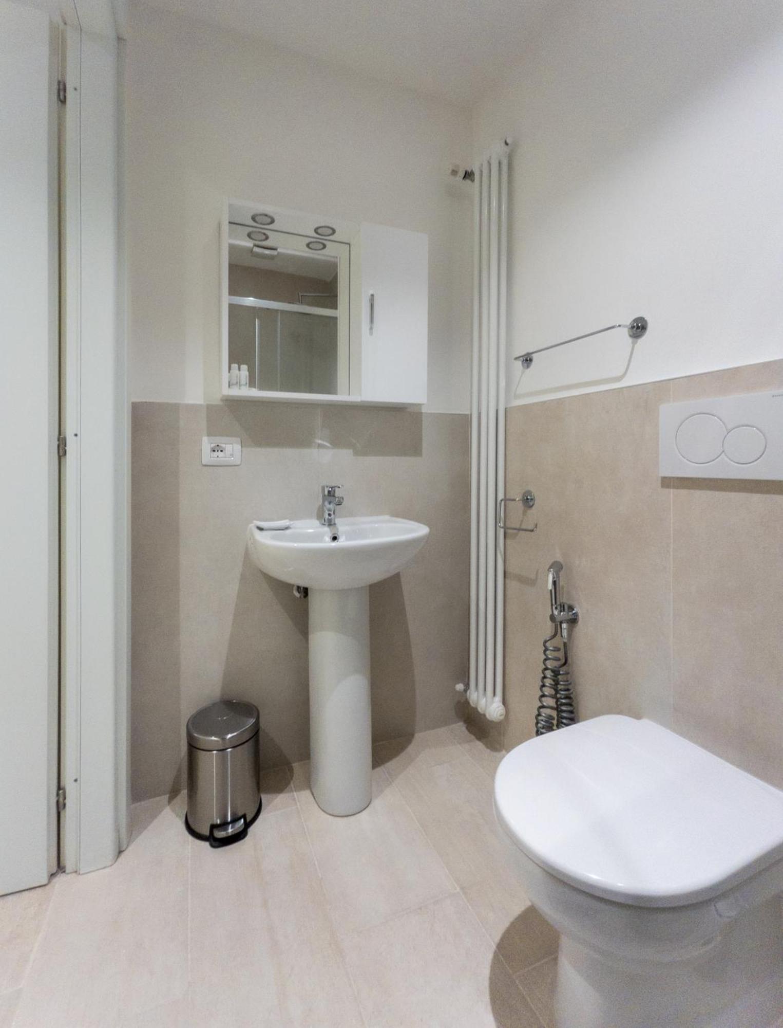 Rrrapido Holy Suites And Rooms - Via Sardegna 米兰 外观 照片