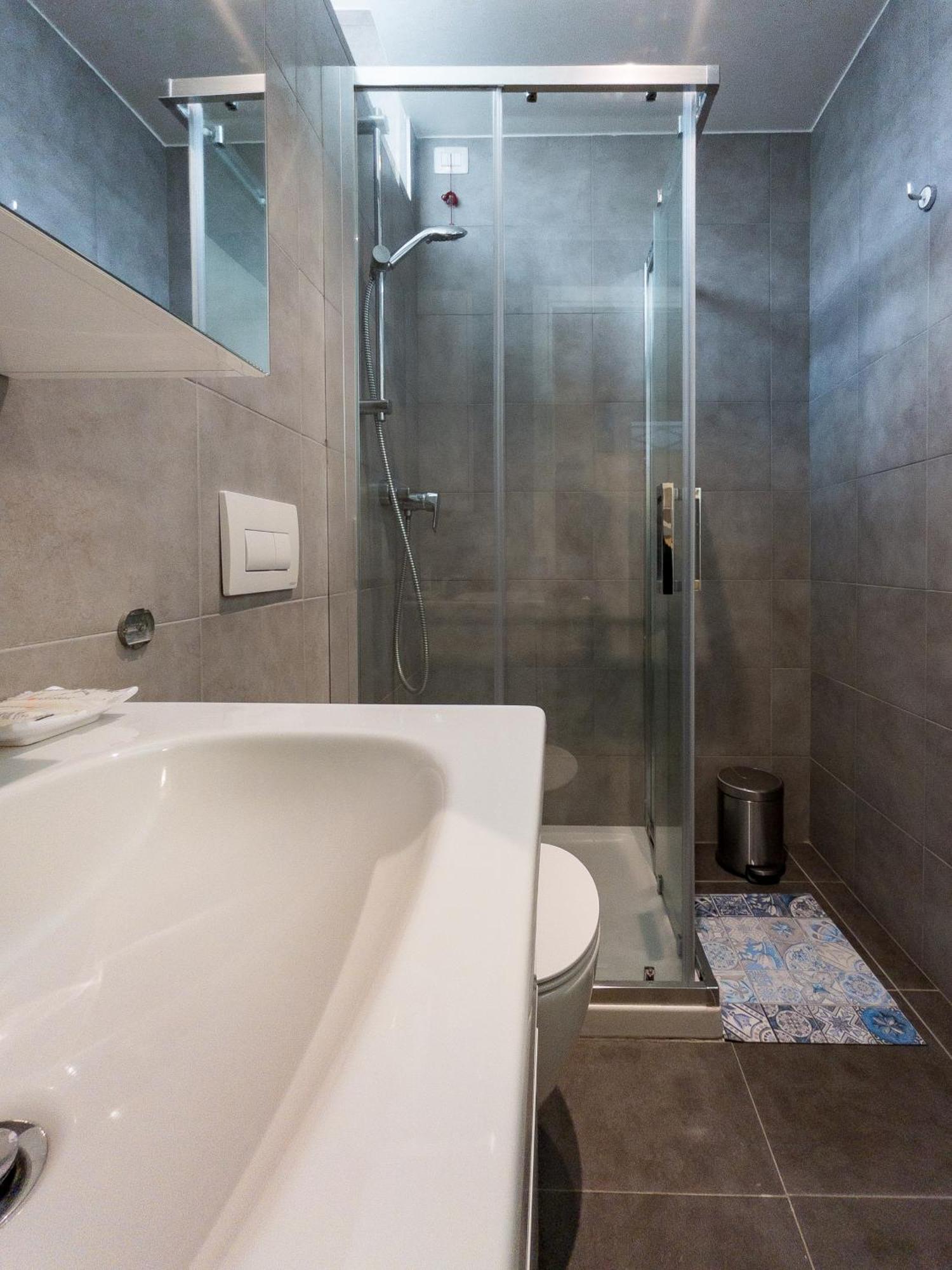 Rrrapido Holy Suites And Rooms - Via Sardegna 米兰 外观 照片