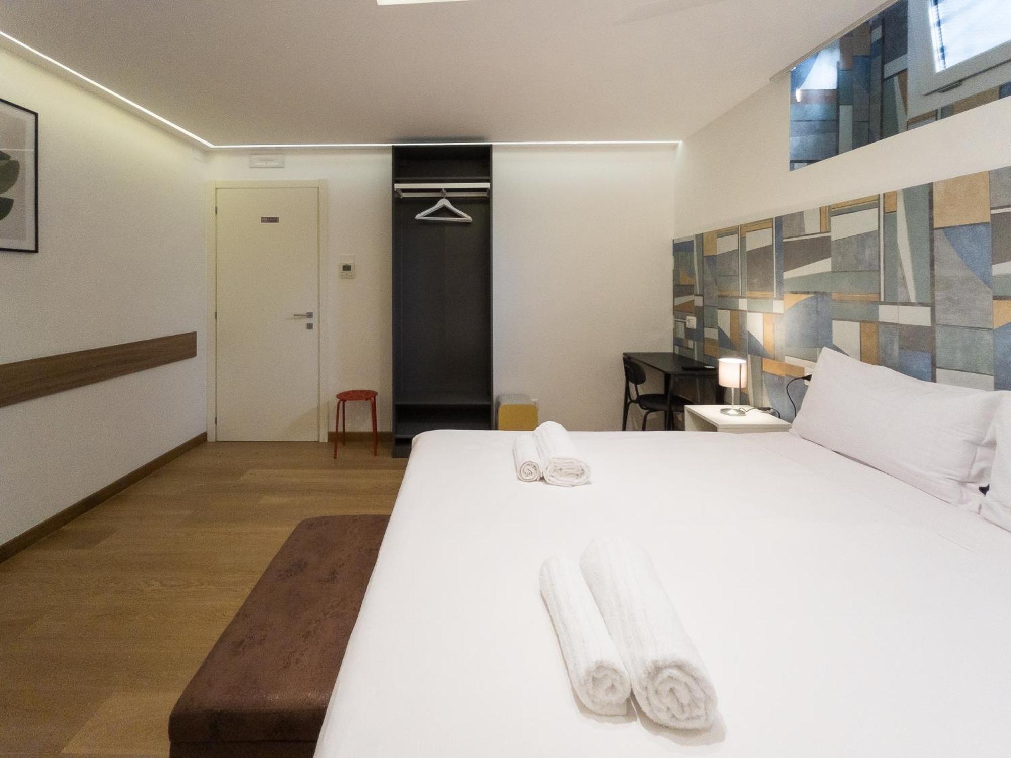 Rrrapido Holy Suites And Rooms - Via Sardegna 米兰 外观 照片